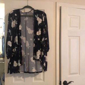 Torrid size 4 hi-low Super Soft Knit Cardigan